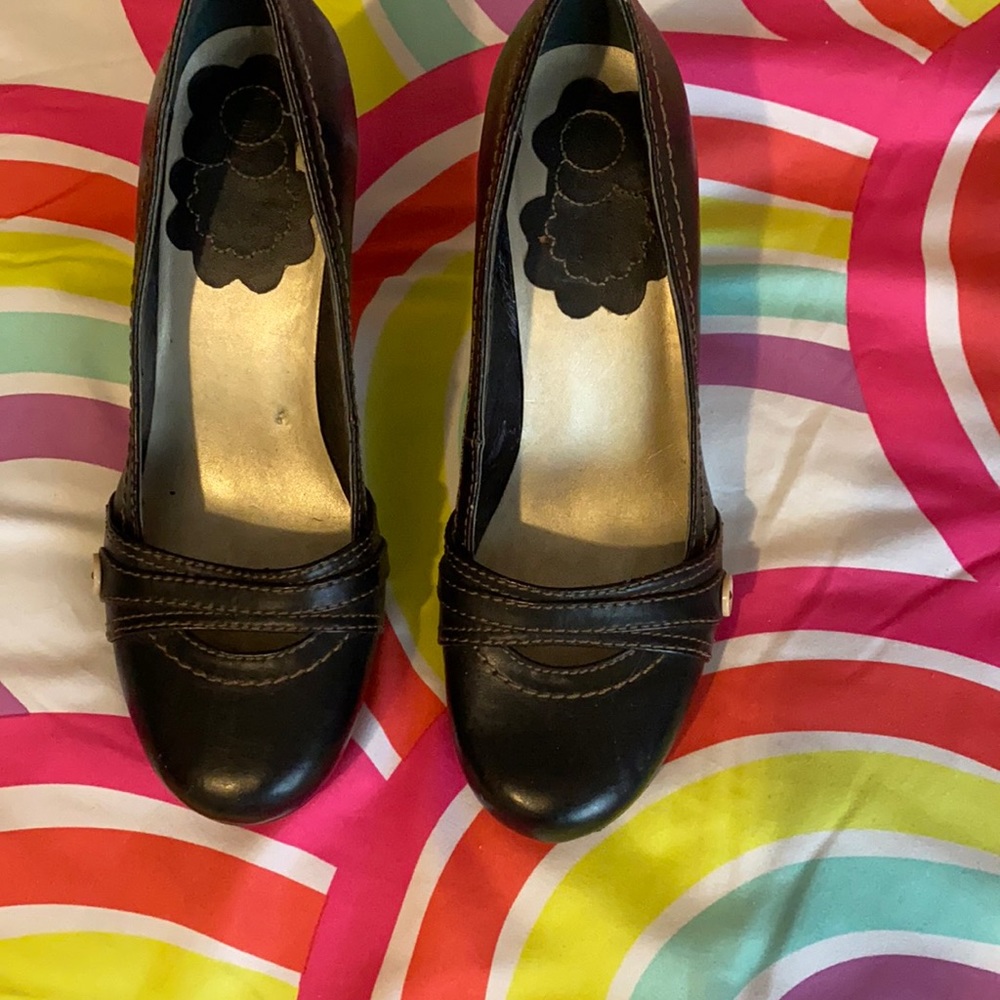Dark brown new heals